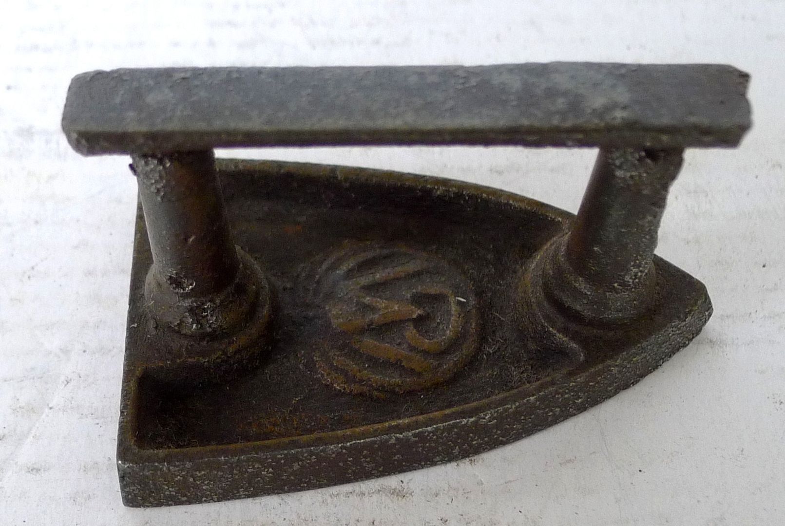 Petit FER À REPASSER Ancien Dentelière Miniature 19ème siècle (7