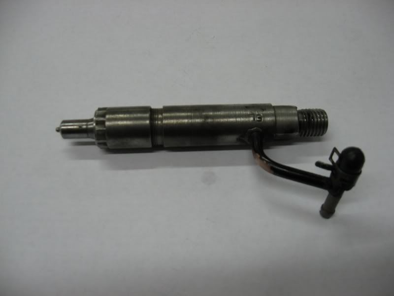yanmar_injector_3TNC80L-rfw.jpg
