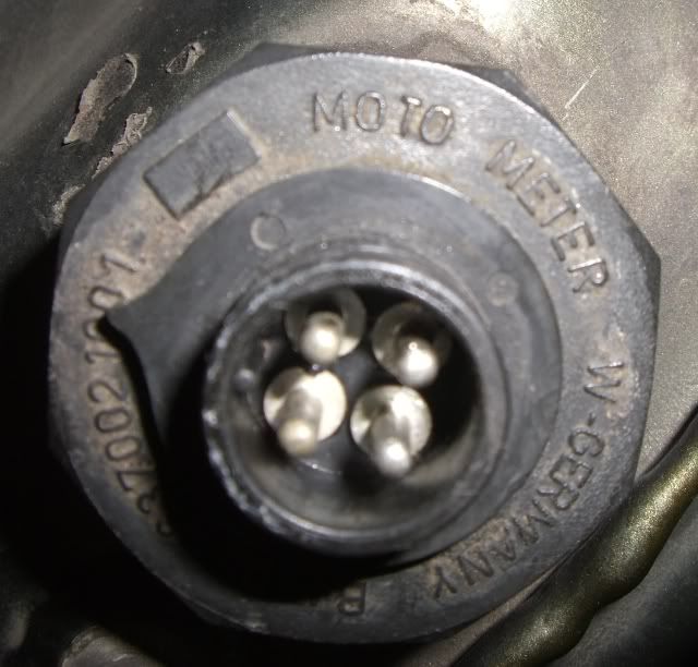 Fuelpumptankconnector2-1.jpg