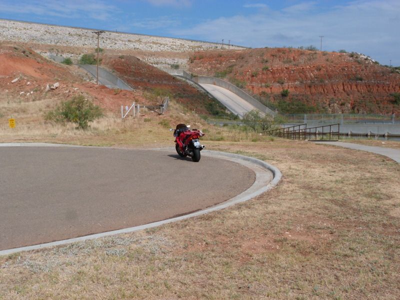 http://i51.photobucket.com/albums/f361/pak714/misc%20rides/P1020794.jpg