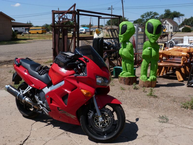 http://i51.photobucket.com/albums/f361/pak714/misc%20rides/P1020805.jpg