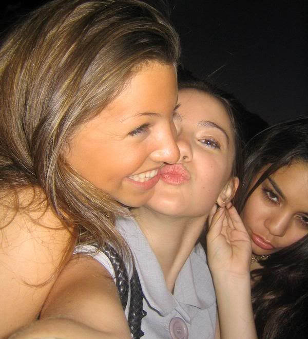 5CEN1AT28M_Vanessa_Ann_Hudgens_pers.jpg