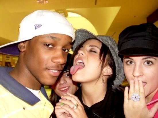 8ZCDLH2648_Vanessa_Ann_Hudgens_pers.jpg