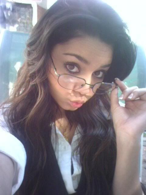 EZ1ZEVMZ8L_Vanessa_Ann_Hudgens_pers.jpg