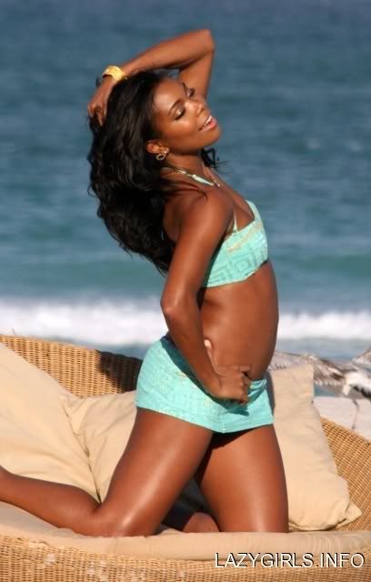 gabrielle_union_bikini_photo_sho-1.jpg