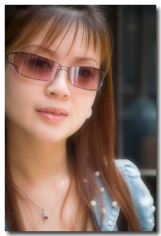 IMAGE: http://i51.photobucket.com/albums/f367/gckw8833/Portrait/EPV0016.jpg