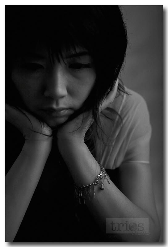 IMAGE: http://i51.photobucket.com/albums/f367/gckw8833/Portrait/_MG_3801.jpg