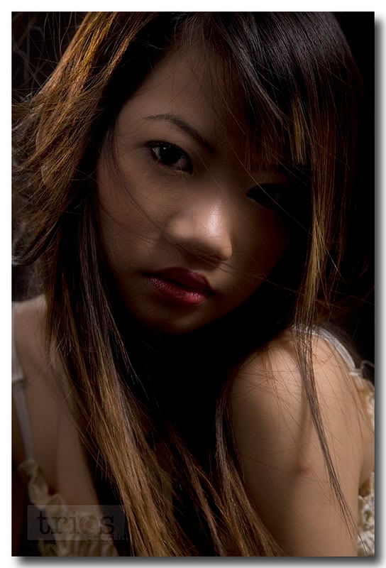 IMAGE: http://i51.photobucket.com/albums/f367/gckw8833/Portrait/_MG_4500.jpg