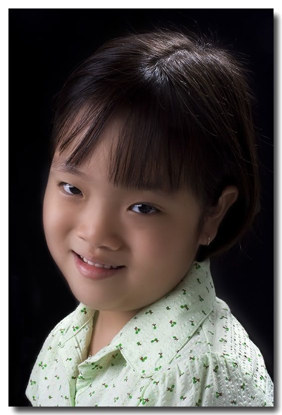 IMAGE: http://i51.photobucket.com/albums/f367/gckw8833/Portrait/_MG_6059.jpg