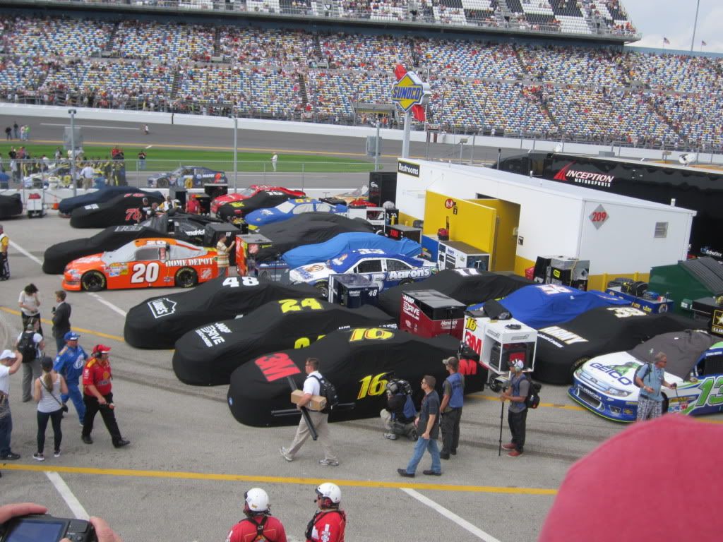 http://i51.photobucket.com/albums/f367/offroadzj/Daytona%20500%202012/0083.jpg