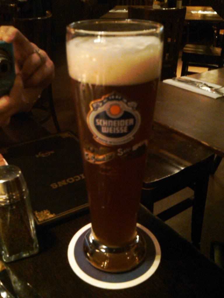 http://i51.photobucket.com/albums/f367/offroadzj/Germany%202009/3SchneiderWeisse.jpg