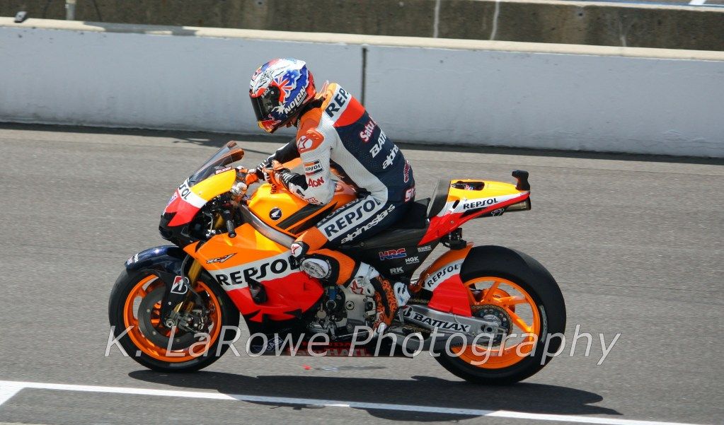 http://i51.photobucket.com/albums/f367/offroadzj/MotoGP%20Indy%202012/679.jpg