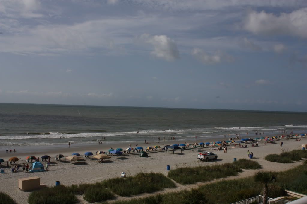 http://i51.photobucket.com/albums/f367/offroadzj/Wedding-Vacation%20July%202010/MyrtleBeach023.jpg