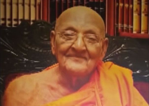 Yang Mulia Rajakeeya Panditha Galagama Dhammasiddhi Sri Dhammananda Aththadassi Thera, Ketua Sangha Siyam Nikaya Asgiriya Sri Lanka Ke-21. Yang Mulia Rajakeeya Panditha Galagama Dhammasiddhi Sri Dhammananda Aththadassi Thera, Ketua Sangha Siyam Nikaya Asgiriya Sri Lanka Ke-21.