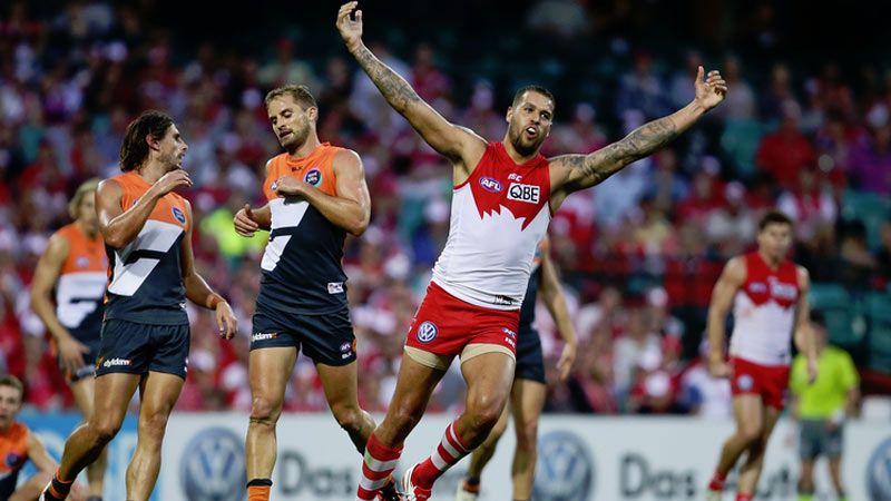 Lance Franklin (merah-putih) dari Sydney Swans.