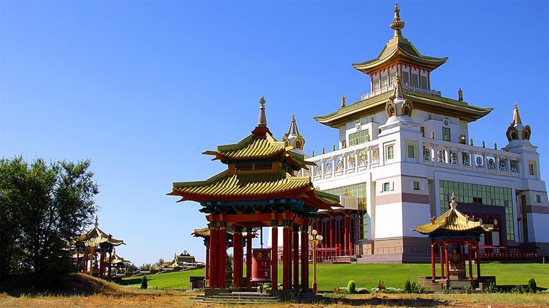 Vihara Emas Buddha Shakyamuni di Elista, Kalmykia, Rusia.