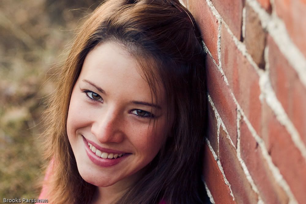 IMAGE: http://i51.photobucket.com/albums/f377/jell-oe2/November%202nd%202008%20-%20tori%20in%20sunapee/CRW_6118.jpg