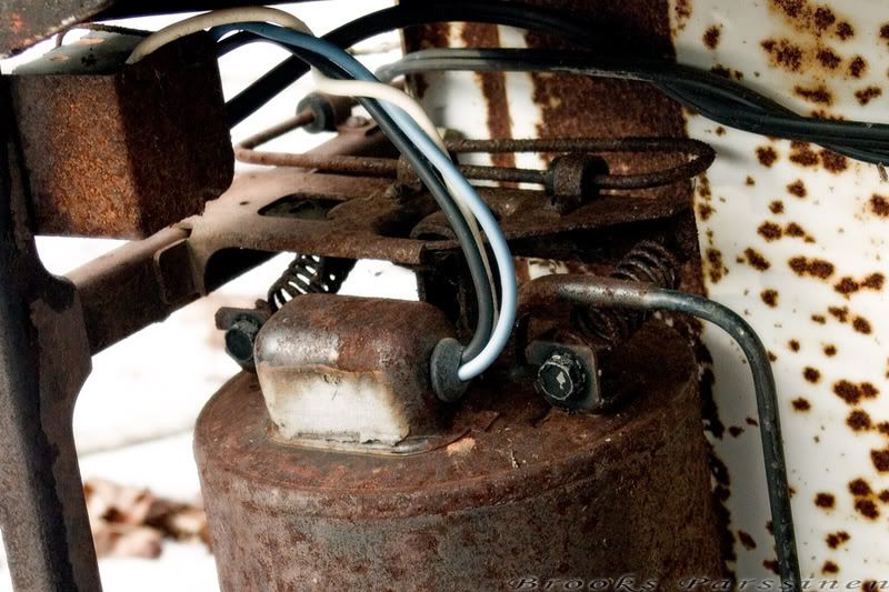 IMAGE: http://i51.photobucket.com/albums/f377/jell-oe2/dec%2028%2006%20experimental/CRW_0378copy.jpg