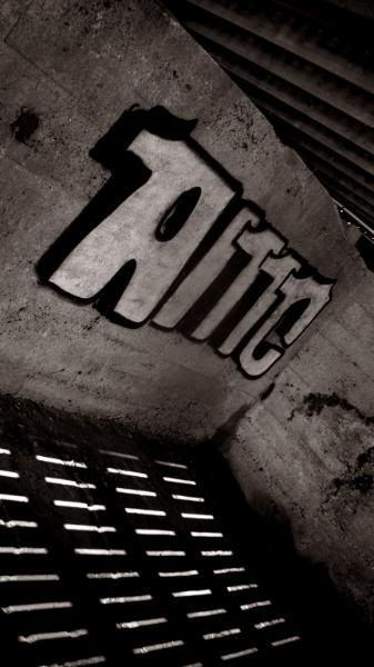 IMAGE: http://i51.photobucket.com/albums/f381/RyanK327/Graffiti.jpg