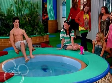 Squarehippiescom Shirtless Forums David Henrie from The Wizards of 
