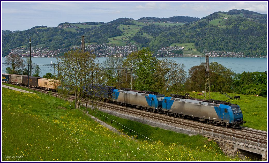 http://i51.photobucket.com/albums/f385/rail66_1/ausland/schweiz/BLS/85_300_02_02605_zpsnpl57a48.jpg