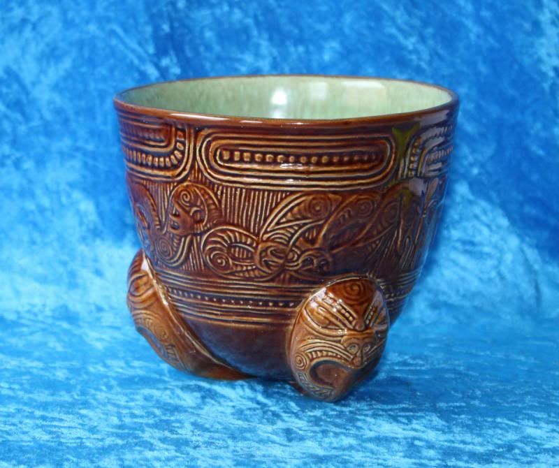 Super Rare New Zealand Pottery Crown Lynn Wharetana Maori Conical Vase