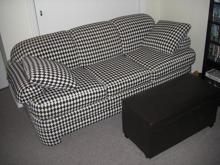 1012Sofa.jpg