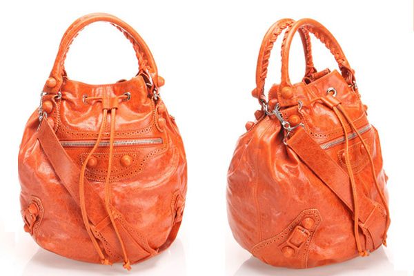Giant-covered-pompon-Balenciaga