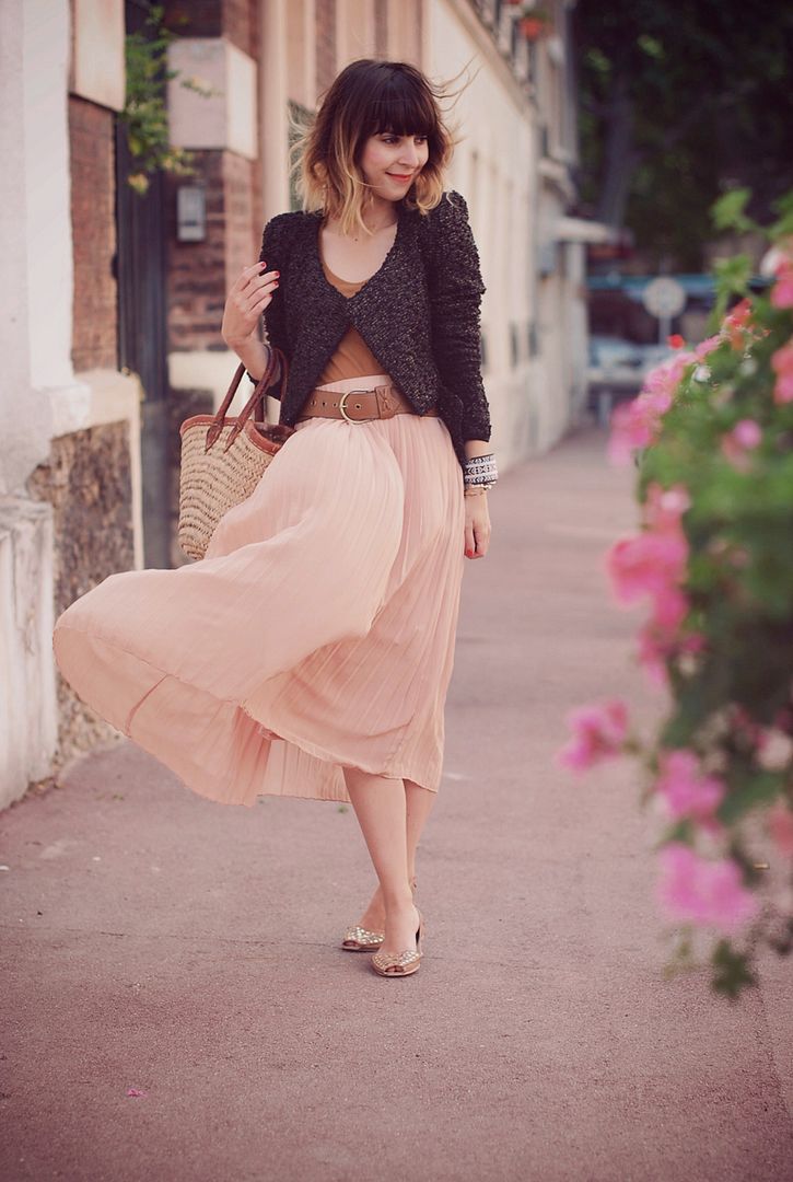 streetstyle pleated long pink skirt Olive Clothing Urba Outfitters