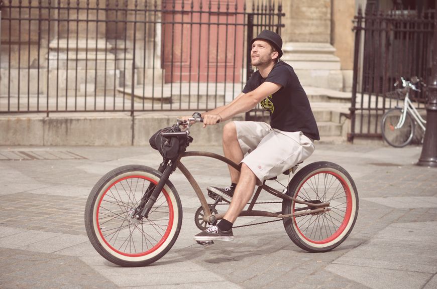 streetstyle bicycles bikes Paris fashion outfit couple cute stroll ride