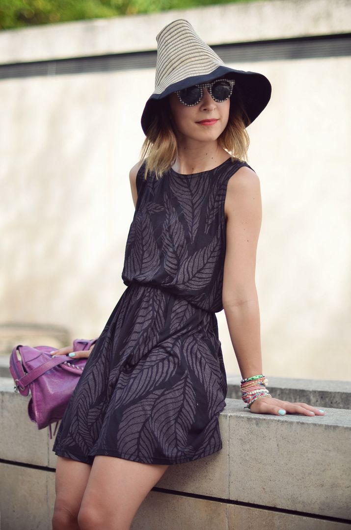 Stuck In The Middle With You streetstyle Valentine