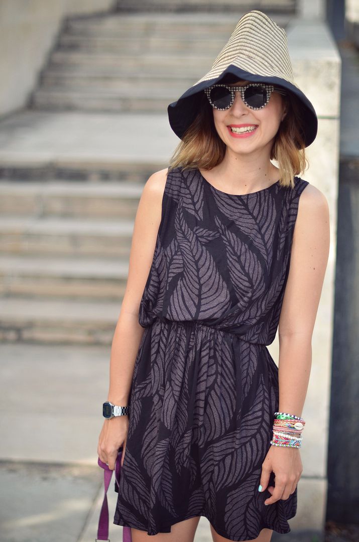 Stuck In The Middle With You streetstyle Valentine