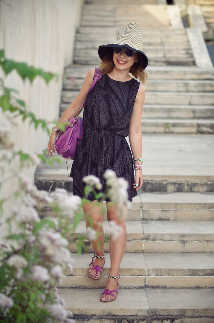 Stuck In The Middle With You streetstyle Valentine