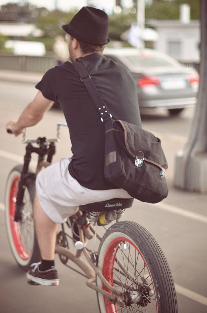 streetstyle bicycles bikes Paris fashion outfit couple cute stroll ride