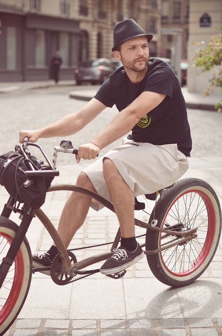streetstyle bicycles bikes Paris fashion outfit couple cute stroll ride