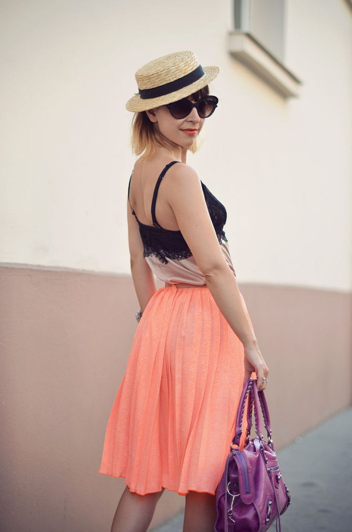 Grapefruit streetstyle Lemon Curve caraco Louise jupe plissée Le Mont Saint Michel escarpins Sessùn sac Balenciaga