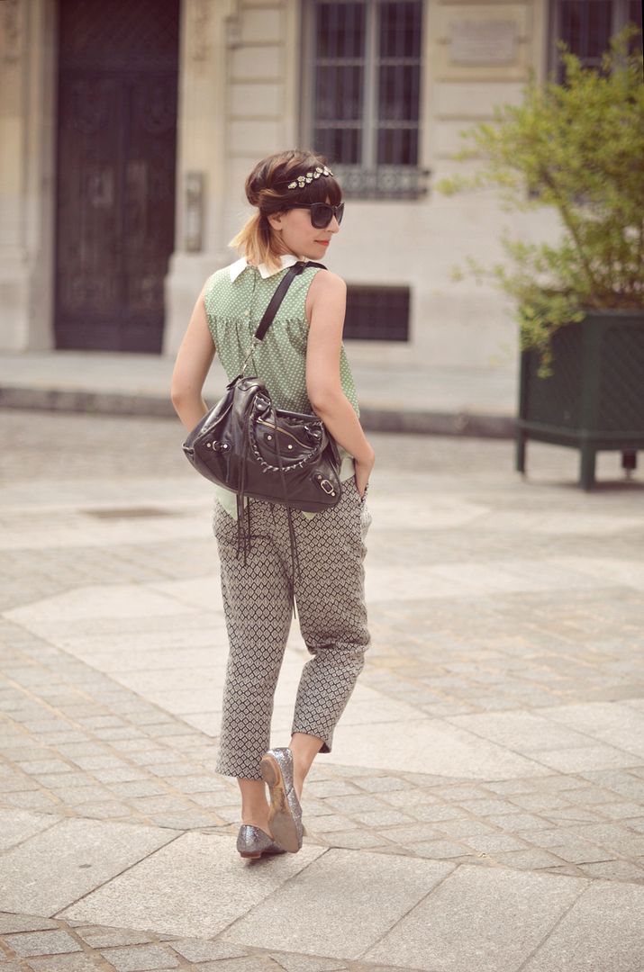 streetstyle bicycles bikes Paris fashion outfit couple cute stroll ride