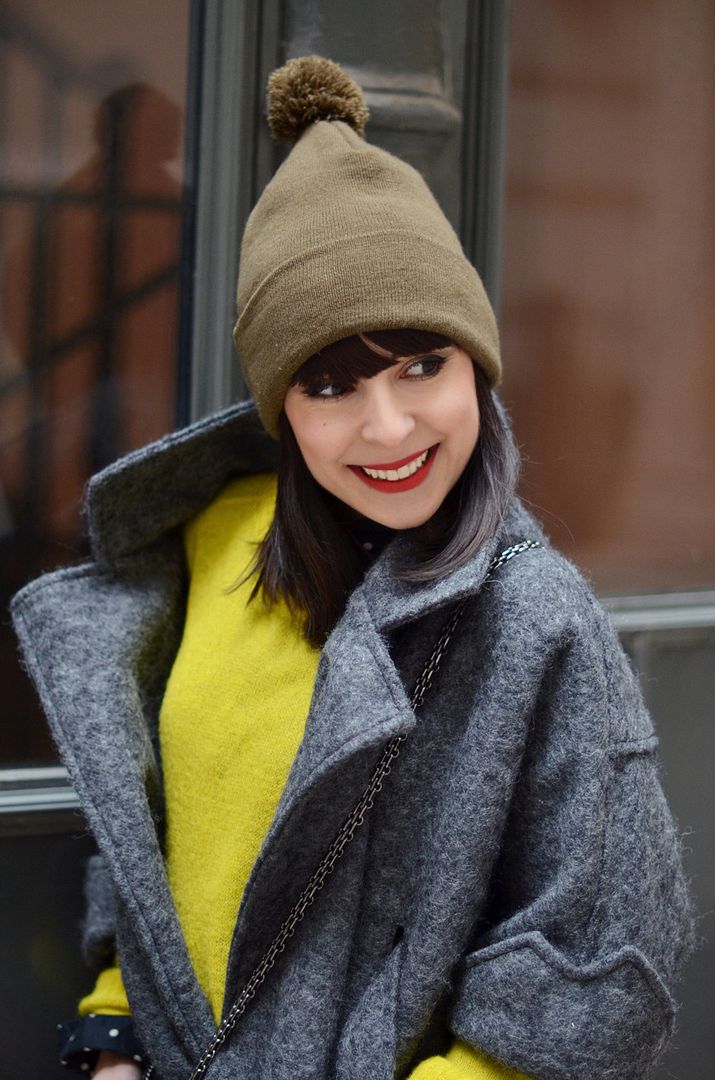 They call me Mellow Yellow streetstyle Helloitsvalentine blogger french prints Hello it's Valentine