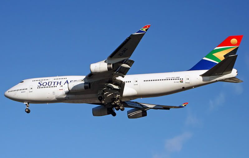 http://i51.photobucket.com/albums/f394/tartanpics/021106_ZS-SAZ_B747.jpg