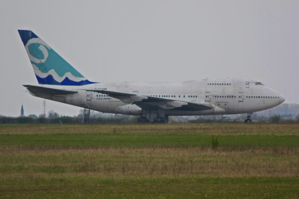 http://i51.photobucket.com/albums/f394/tartanpics/040412_F-GTOM_B747SP.jpg