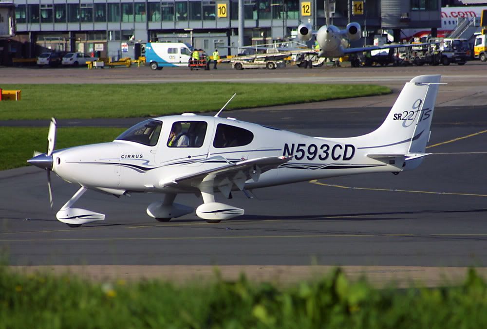 http://i51.photobucket.com/albums/f394/tartanpics/050506_N593CD_Cirrus_SR22.jpg