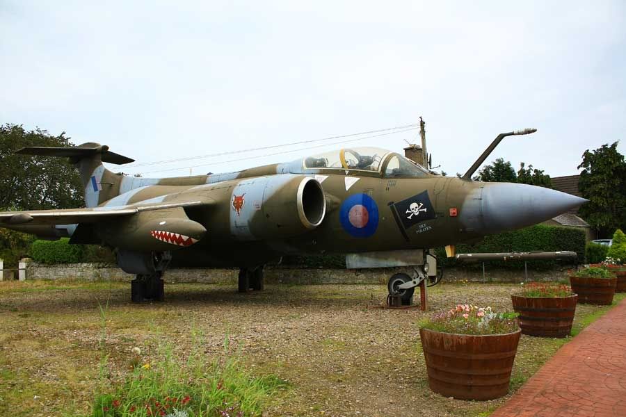 http://i51.photobucket.com/albums/f394/tartanpics/110909_XW530_Buccaneer_3.jpg