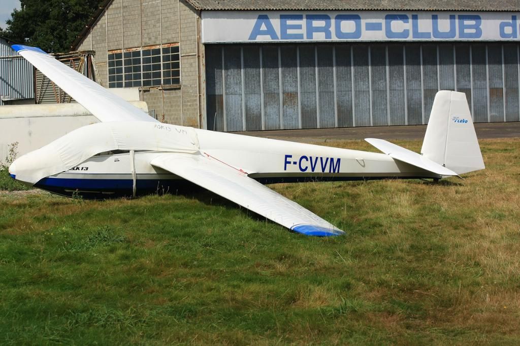 http://i51.photobucket.com/albums/f394/tartanpics/2012/210812_Laval_Glider1.jpg