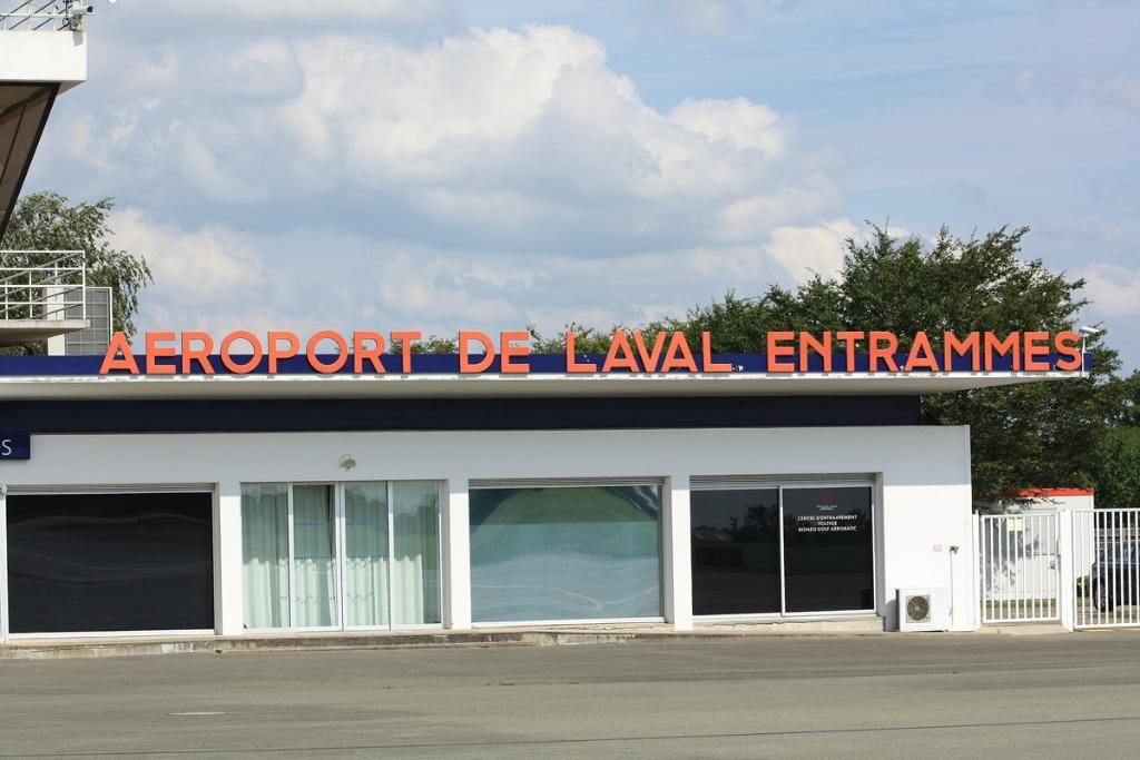 http://i51.photobucket.com/albums/f394/tartanpics/2012/210812_Laval_Ramp.jpg