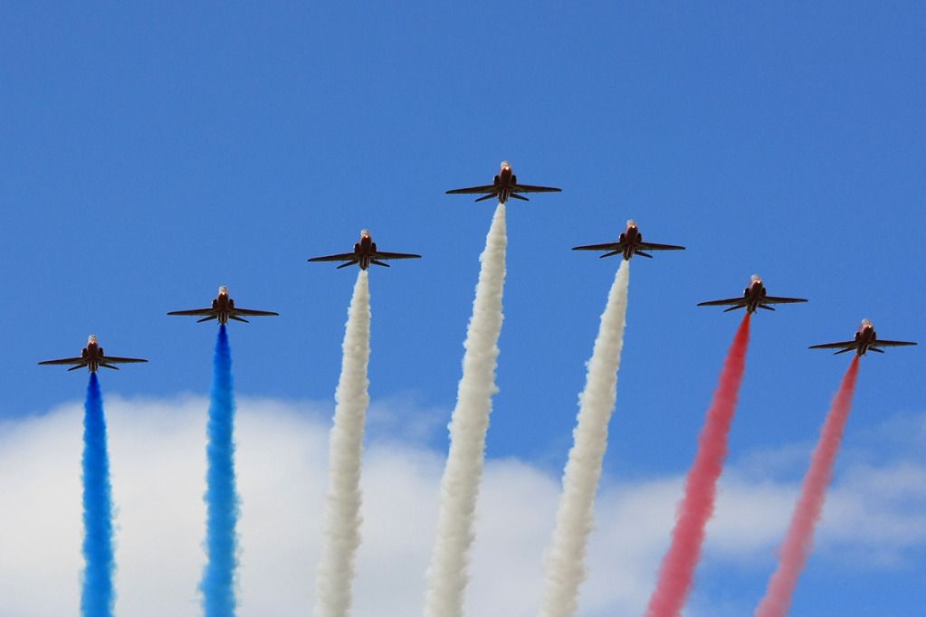 http://i51.photobucket.com/albums/f394/tartanpics/2012/East%20Fortune%20Airshow%202012/280712_RedArrows_1.jpg