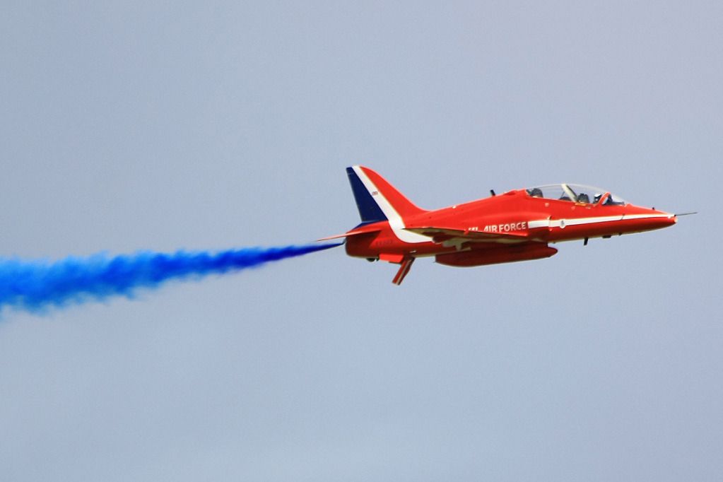 http://i51.photobucket.com/albums/f394/tartanpics/2012/East%20Fortune%20Airshow%202012/280712_RedArrows_11.jpg
