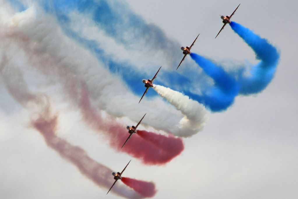http://i51.photobucket.com/albums/f394/tartanpics/2012/East%20Fortune%20Airshow%202012/280712_RedArrows_13.jpg