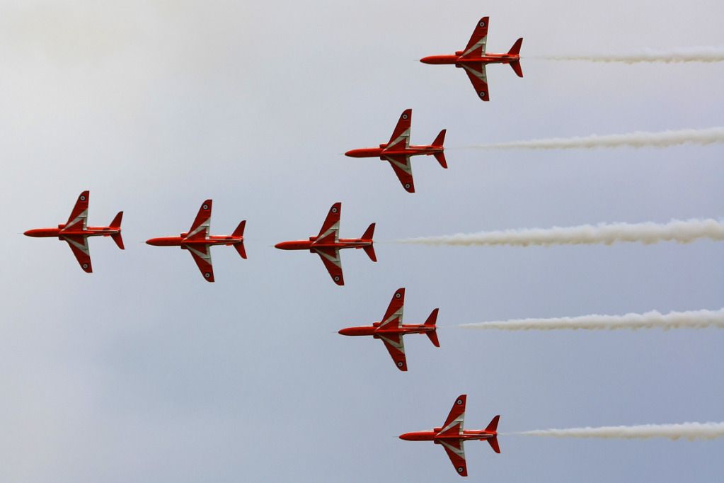 http://i51.photobucket.com/albums/f394/tartanpics/2012/East%20Fortune%20Airshow%202012/280712_RedArrows_4.jpg