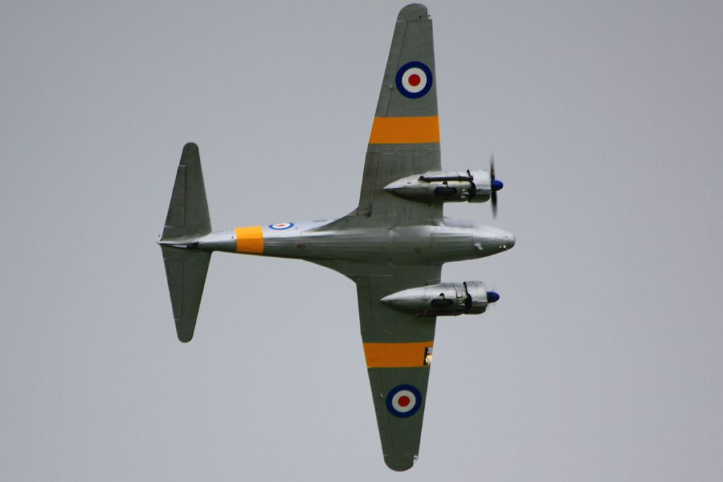 http://i51.photobucket.com/albums/f394/tartanpics/2012/East%20Fortune%20Airshow%202012/280712_WD413_Anson_2.jpg