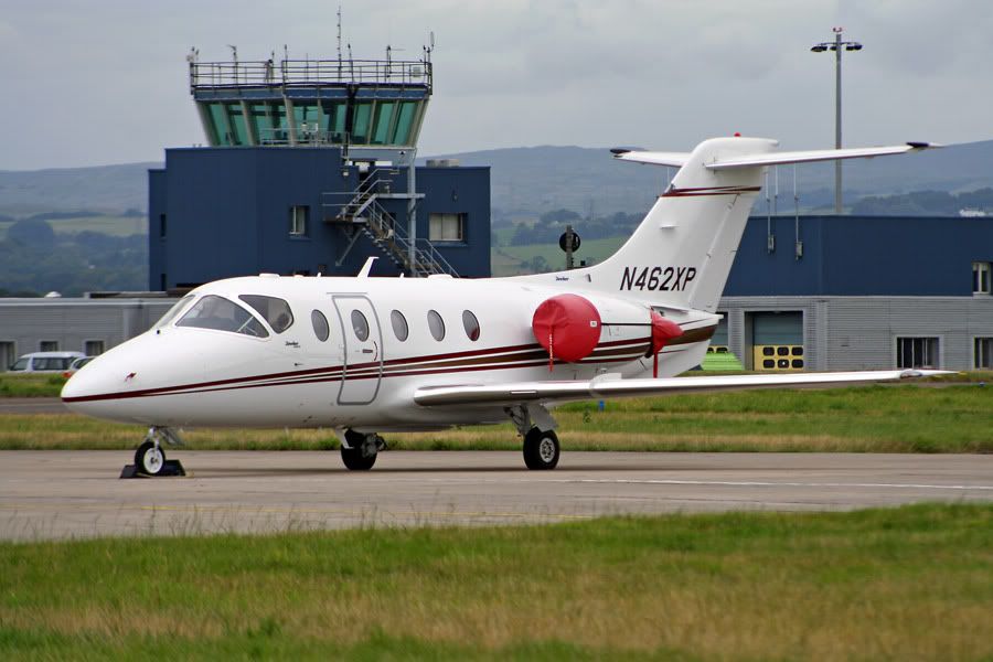 http://i51.photobucket.com/albums/f394/tartanpics/300806_N462XP_Hawker400.jpg